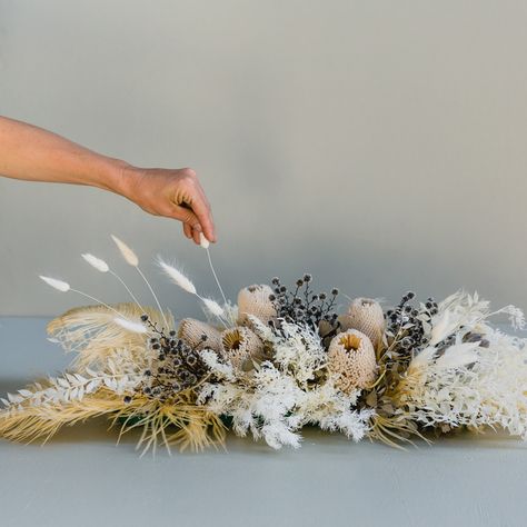 Table Decorations Dried Flowers, Dried Flower Bar, White Ruscus, Flower Centrepiece, Date Palms, Wedding Table Centrepiece, Flower Table Decorations, Table Floral Arrangements, Ball Room