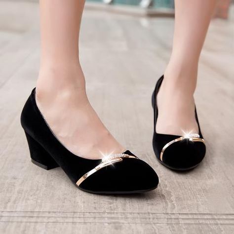 Black Shoes Outfit, Comfortable Black Shoes, Black Shoes Sneakers, Casual Shoes Outfit, Black Shoes Heels, Wedding Shoes Flats, Black Dress Shoes, Women Shoes Online, Casual Flat Shoes