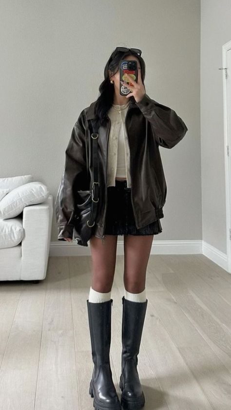 Winter Skirt Set, Fall Fashion Mini Skirt, Fall Outfit Knee High Boots, Fall Fashion Knee High Boots, Knee High Boots Autumn Outfit, Mini Skirt And Leather Jacket Outfit, Fall Outfit Skirt Boots, Fall Outfits Skirts Boots, Mini Skirt And Boots Outfit Winter