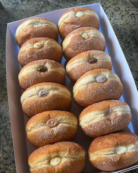 Fluffy box of soft , delicious 3 filled and 3 glazed doughnuts . Available on order fillings and glazing: choc strawberry milk… | Instagram Glazed Doughnuts, Dessert Tea, Junk Food Snacks, Milk Cream, Cute Baking, Food L, Food Wallpaper, Easy Snack Recipes, Strawberry Milk