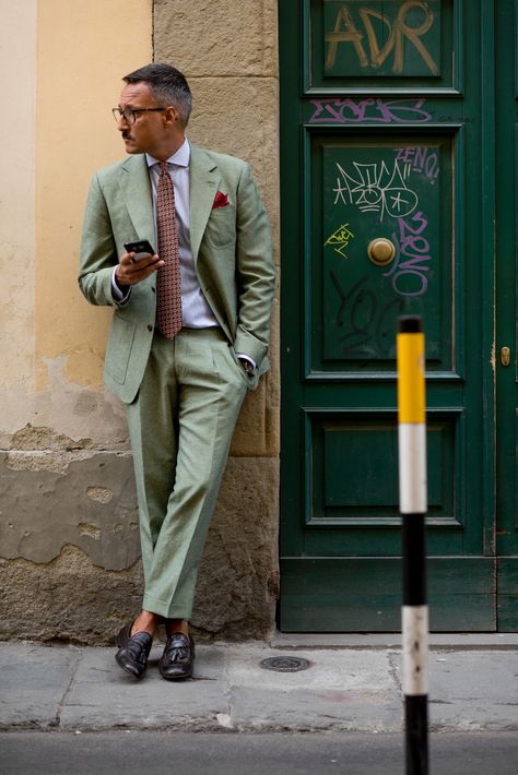 Wedding Guest Outfit Men, Sprezzatura Style, Coat Pant For Men, Classic Blue Suit, Italy Wedding Guest Outfit, Italy Wedding Guest, Costume Vert, Summer Suits Men, Dapper Suits