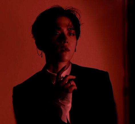 Exo Red Aesthetic, Baekhyun Red Aesthetic, Baekhyun Vampire, Monster Baekhyun, Baekhyun Monster, Hot Baekhyun, Monster Exo, Baekhyun Hot, Baekhyun Aesthetic