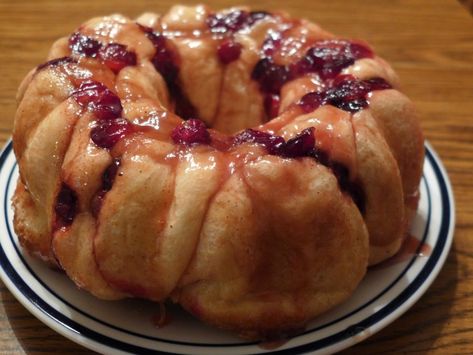 Holiday Breads, Bundt Pan Recipes, Cinnamon Roll Monkey Bread, Holiday Bread, Holiday Breakfast, Sweet Breads, Monkey Bread, Cranberry Sauce, Breakfast Treats