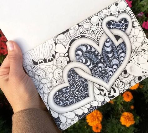 Valentine Hearts Art, Modele Zentangle, Arte Doodle, Zen Doodle Patterns, Beautiful Flower Tattoos, Zentangle Artwork, Tangle Doodle, Zen Doodle Art, Geometric Design Art