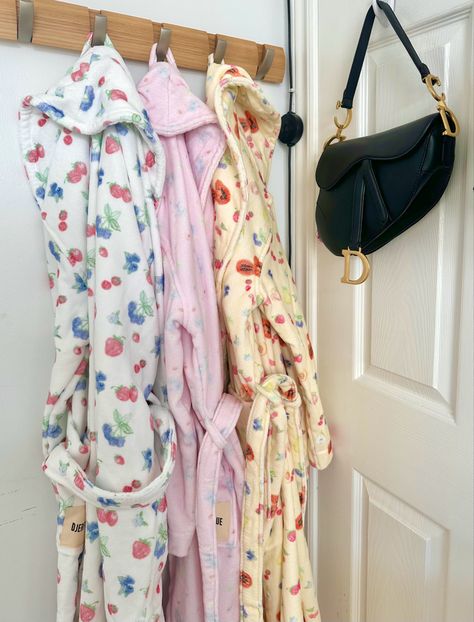 Cute Bath Robe, Bath Robe Aesthetic, Bathrobe Aesthetic, Cute Robes, Cute Bathrobe, Djerf Avenue, Cute Pjs, Matilda Djerf, Cute Pajamas