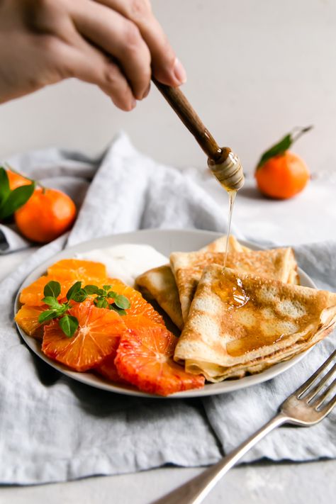 Citrus crepes with yogurt and honey #crepes #pancakes #citrus #pancakeday | via @annabanana.co Kawaii Embroidery, Burgundy Wallpaper, Open Kitchens, Peach Tart, French Crepes, Anna Banana, Rainy Sunday, Cooked Food, Tasty Pancakes