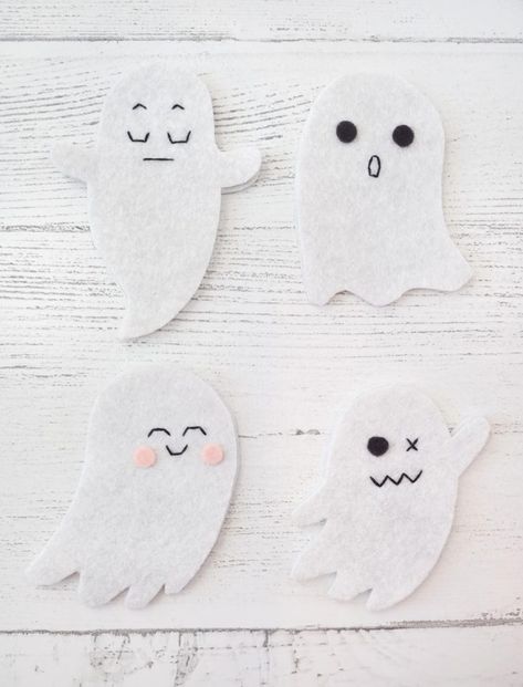 Felt Garland Cricut, Felt Ghost Garland Diy, Felt Ghosts Diy, Diy Felt Garland Halloween, Felt Ghost Pattern Free, Felt Ghost Diy, Diy Felt Halloween Decorations, Felt Ghost Pattern, Halloween Felt Patterns