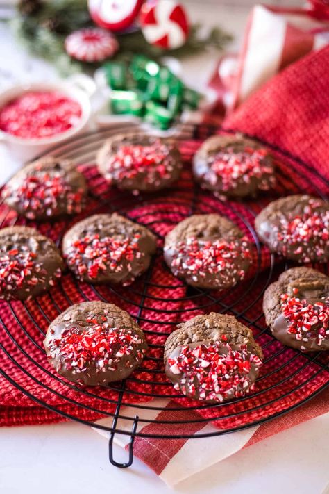 Peppermint Brownie Mix Cookies are an easy festive and delicious treat! Chocolate Brownie Cookies dipped in Andes Menthe chocolate and sprinkled with crushed peppermint! The perfect Christmas cookies! Andes Candies, Betty Crocker Brownie Mix, Peppermint Brownie Cookies, Andes Chocolate, Peppermint Brownie, Brownie Mix Cookies, Crushed Peppermint, Christmas Dessert Table, Chocolate Peppermint Cookies