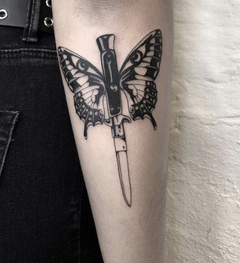 Traditional Tattoo Butterfly, Knife Tattoo Design, Butterfly Swords, Knife Tattoo, Tattoo Butterfly, Spooky Tattoos, Sketch Tattoo, Tat Ideas, Aesthetic Photos