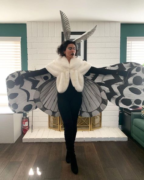 Moth Costume Diy, Mothman Cosplay, Moth Halloween Costume, Moth Cosplay, Mothman Costume, Fly Costume, Moth Costume, Halloween Moth, Bug Costume