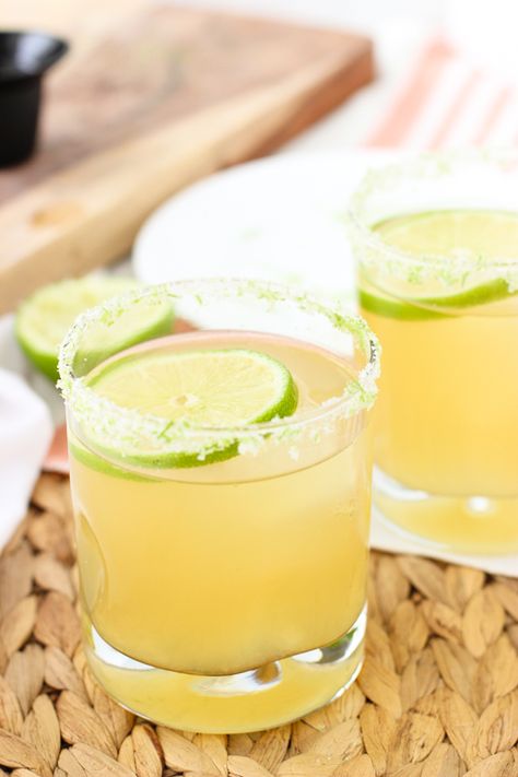 These shandy beergaritas are a light and fruity take on a margarita! Simple, customizable ingredients to suit your tastes (use whatever shandy you like!) Margarita Simple, Unique Margarita Recipes, Summer Shandy, Batch Cocktails, Shandy, Beer Recipes, Margarita Recipes, Delicious Cocktails, Cocktail Making