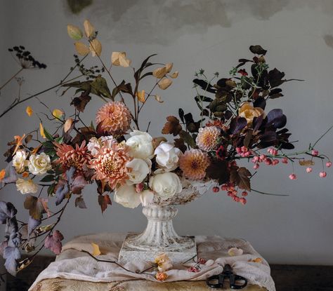 Lucy Hunter's Autumnal Urn - Flower Magazine October Bouquet, Mustard Wedding, Large Flower Arrangements, Brown Ribbon, Wedding Garden, Floral Tape, Pastel Flowers, Seasonal Flowers, Garden Inspired