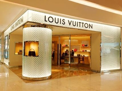 Louis Vuitton Store Interior, Spectrum Of The Seas, Duty Free Store, Duty Free Shop, Chinese Market, Louis Vuitton Store, Perfume Packaging, Store Interior, Royal Caribbean