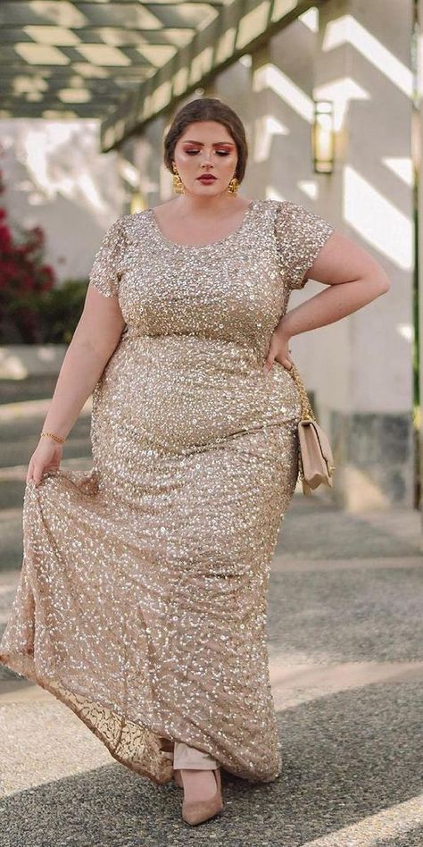 21 Stunning Plus Size Mother Of The Bride Dresses Mother Of The Bride Dresses Plus Size Fall, Plus Size Gowns With Sleeves, Plus Size Gala Dress, Gold Plus Size Dresses, Mothers Gowns, Fashion Week Dresses, Plus Size Elegant Dresses, Attractive Dresses, Wedding Dress Guide