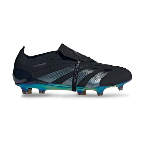 Adidas presenta un lanzamiento esencial para cualquier inicio del año: el Adidas Black Pack. Las Adidas Predator vuelven a teñirse de negro para cumplir el deseo de los  amantes de los diseños clásicos y sencillos. El "blackout"  es un acierto seguro si quieres pasar desapercibido dentro del terreno de juego...¡Hasta que el balón llegue a tus pies! Soccer Boots, Football Shoes, Casual Sneakers Women, Carbon Black, Ac Milan, Football Boots, كرة القدم, Adidas Black, Casual Sneakers