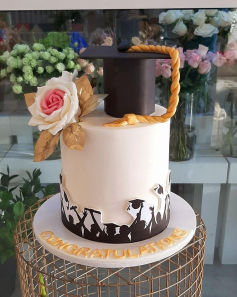 2 Tier Graduation Cake, Simple Graduation Cakes, Cake For Boy, Dora Cake, Boy 16th Birthday, Graduation Party Cake, Tiered Cake Design, 2 Tier Cake, Traditional Wedding Cakes