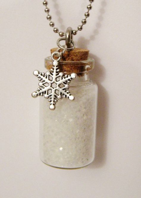 Vial Jewelry, Snow Necklace, Ocean Bottle, Tiny Bottles, Magic Snow, Tiny Jars, Magic Bottles, Decor Vase, Mini Glass Bottles