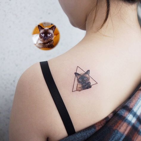 Tattoo artist Yammy, color and black and grey minimalistic pets tattoo | Seoul, Korea | #inkpplcom #tattooartist #minimalistic #realistictattoo #pets #dogs #cats #colortattoo #blackandgreytattoo #blackandgrey #minimalism Shoulder Cat Tattoo, Siamese Cat Tattoo Small, Atticus Tattoo, Siamese Cat Tattoo, Siamese Cat Tattoos, Lp Tattoo, Small Animal Tattoos, Kitten Tattoo, Black Line Tattoo