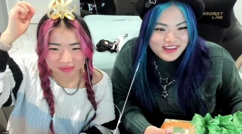 krew itsfunneh paintingrainbows rainbow betty la lunareclipse wenny la Rainbow Pfp, Wenny La, Matching Pfps, Screen Shot, Matching Pfp, Rainbow, Quick Saves