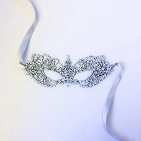 Anastasia Steele Masquerade Mask ~ fifty shades darker mask Anna Steele, Prom Masquerade, Masquerade Ball Outfits, Silver Masquerade Mask, Masquerade Mask Women, Dark Mask, The Mask Costume, Party Masks, Masquerade Masks