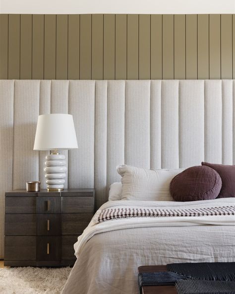 Long Headboard Bed, Oversized Headboard, Modern Coastal Living Room, Hotel Style Bedroom, Luxury Headboard, Transitional Living Room Design, Upholstered Bedhead, Large Headboard, Headboard Ideas