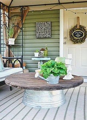 24 Brilliant Front Porch Ideas to Make Guests Feel Welcome Rustic Farmhouse Plans, Screened In Porch Diy, Traditional Porch, Porch Design Ideas, Screened Porch Designs, Porch Fireplace, Building A Porch, Farmhouse Porch, Farmhouse Front