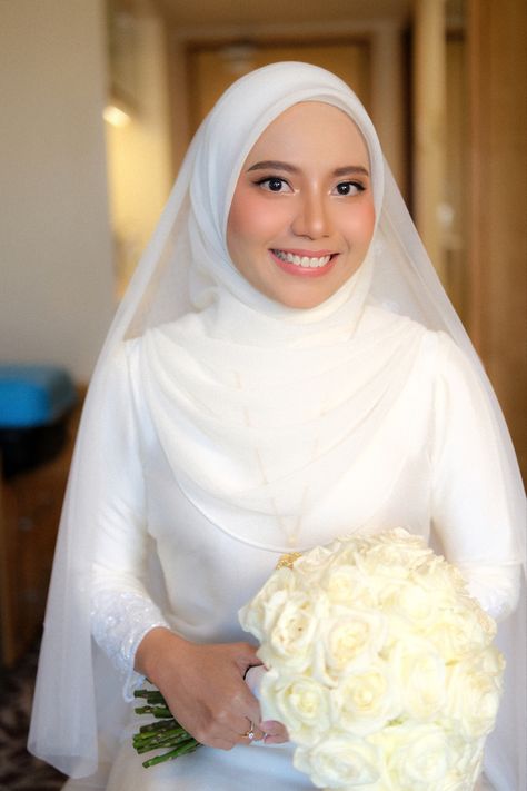 Wedding Dresses Hijab Simple, Wedding Dress Hijab Simple, Pengantin Malaysia, Malaysian Bride, Bride Hijab Style, Malaysian Hijab, Model Baju Hijab, Pengantin Melayu, Makeup Nikah