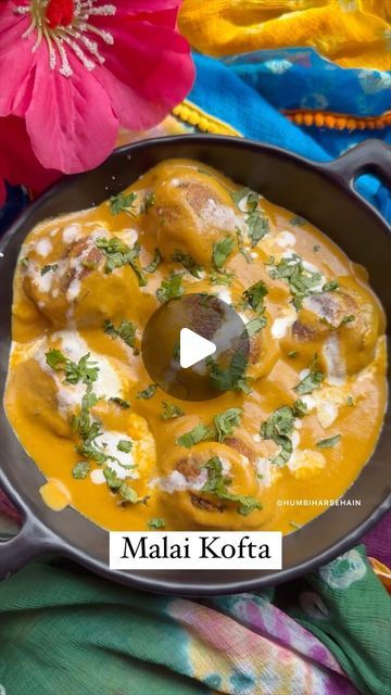 निधि राठौड़ on Instagram: "#holi2024 Malai Kofta Curry recipe.😋 SAVE the post to try later :))
➡️ Steps :- 
1. In a bowl add 1 cup grated boiled potato, 1 cup grated Paneer, 2 chopped green Chilli, 1 tsp grated Ginger, 1 tbsp grated dry fruits (Cashews, Almonds, Raisins), ¼ tsp Cardamom powder, 1 tsp Salt, 2 tbsp Cornflour, chopped Coriander leaves. Mix everything nicely
2. Take small portions and make round balls
3. Deep fry in hot oil until golden brown. Once done remove and keep aside
4. For the gravy - heat oil in Kadai, add 1 inch Cinnamon stick, 1 Bay leaf, 4 Cardamom, 4 Cloves, Ginger, 12 Garlic
5. Stir fry 2 large chopped Onion, 2 green Chilli for a min
6. Add 12 Cashewnut, 2 medium size Tomatoes 
7. Add 1 tsp each - Salt, Turmeric, Red chilli, Coriander powder. Cook for a min
8. Veg Kofta Recipe, Malai Kofta Curry, Kofta Curry Recipe, Kofta Curry, Malai Kofta, Small Portions, Veg Dishes, Deep Fry, Party Dishes