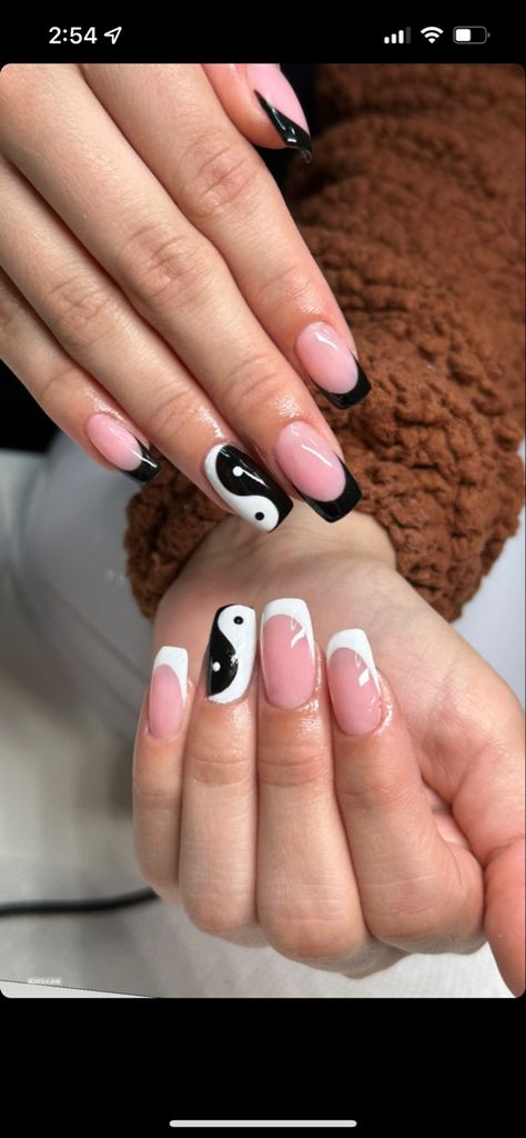 Nail Inspo Ying Yang, Nails Ying And Yang, Yin And Yang Nails Short, French Ying Yang Nails, Hung Yang Nails, Ying Yang French Tip Nails, Nail Ideas Ying Yang, Yinyang Nail Design, Ying Yang Nail Design