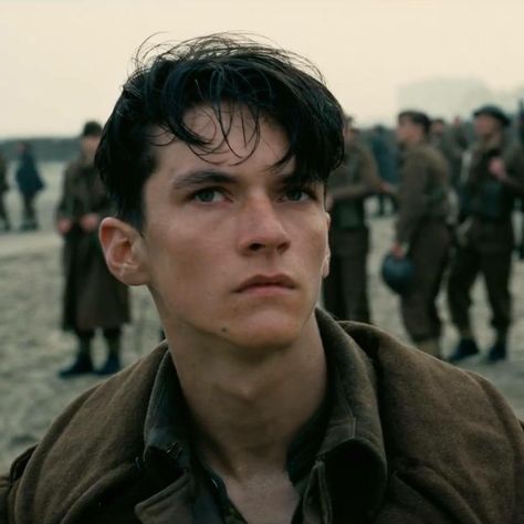 Fionn x Dunkirk x ♥️ Dunkirk Movie, Fionn Whitehead, Go To Movies, Movie Trailer, Movies 2017, Top Movies, All Movies, The Secret History, Going On A Trip