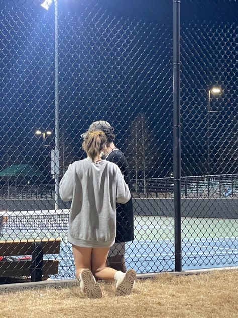 couples pics. candid pictures. couples poses. tennis. tennis pictures. Tennis Relationship Goals, Tennis Boyfriend Aesthetic, Tennis Girlfriend Aesthetic, Tennis Couple Aesthetic, Tennis Boyfriend, Tennis Girlfriend, Tennis Pose, Tennis Couple, Cheer Couples