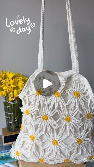 giZZdesign on Instagram: "🌼Your lovely crochet daisy bags all perfectly finished by hand-knit including handle. Inner side sewed by hand, as well. 🌎Natural, non-chemical, vegan, re-cyclable materials used in order to save our unique planet. 🧶Made of high quality %100 local Turkish cotton yarns. #daisy #handmade #knitting #cotton" Crochet Daisy Bag, Daisy Bags, Crochet Bag Pattern Free, Crochet Daisy, Crochet Tote Bag, Crochet Keychain, Crochet Tote, Crochet Bag Pattern, Flower Applique