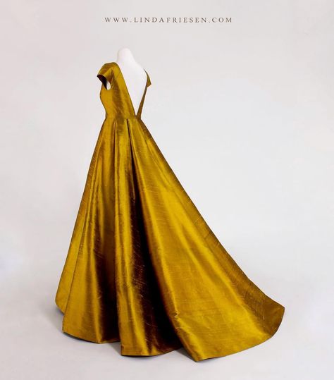 Sun Wedding, Yellow Vintage Dress, Royal Gowns, 1910s Fashion, Ochre Yellow, Fantasy Dresses, Silk Outfit, Cut Top, Out Back