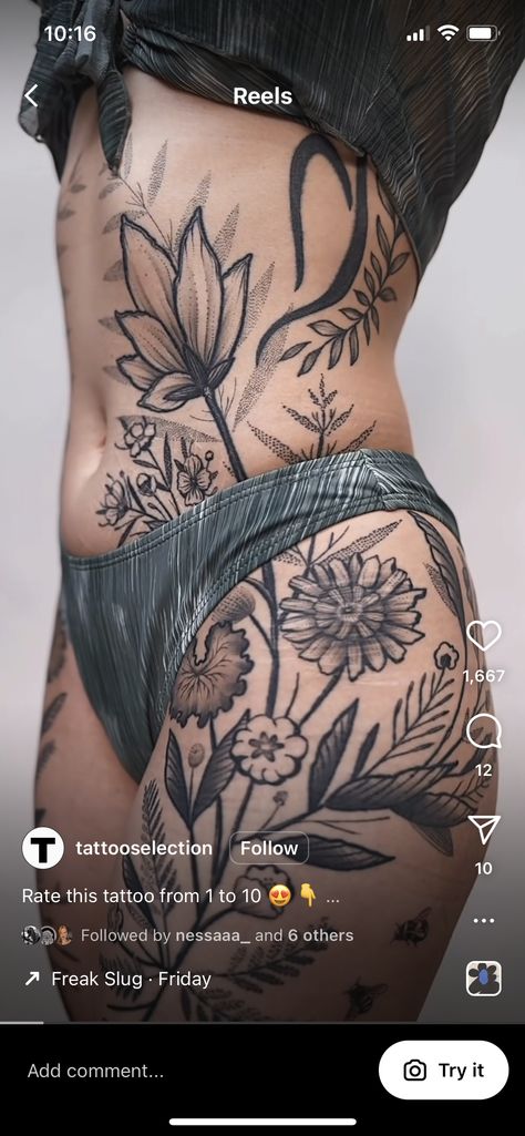 Tattoos Trending, Front Thigh Tattoos, Floral Hip Tattoo, Thigh Piece Tattoos, Tattoo Colors, Hip Tattoo Designs, Trending Tattoo, Arte Aesthetic, Worlds Best Tattoos