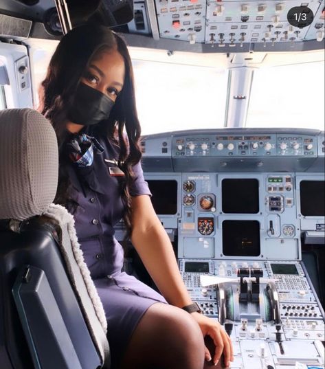 Flight Attendant Aesthetic Black Women, Black Flight Attendant Aesthetic, Aesthetic Flight Attendant, Black Flight Attendant, Dream Job Flight Attendant, Flight Attendant Aesthetic, Women In Uniforms Flight Attendant, Delta Flight Attendant, Flight Attendant Ryanair