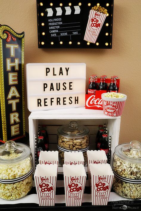 Popcorn Home Theater, Diy Movie Birthday Party Ideas, Popcorn Bar Movie Night, Movie B Day Party Ideas, Movie Party Food Ideas, Netflix And Chill Birthday Party, At Home Photobooth, Teen Movie Night Birthday Party Ideas, Movie Night Birthday Party Indoor