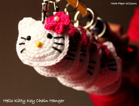 Hello Kitty Keychain Crochet Free Pattern, Crochet Hello Kitty Keychain, Hello Kitty Crochet Keychain, Hello Kitty Crochet Pattern Free, Crochet Keyrings, Crochet Key Cover, Crochet Hello Kitty, Knot Bracelets, Crochet Keychains