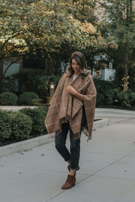 Plaid Poncho - Carolynn Thielges Poncho Cardigan Outfit, Chic Fall Poncho, Casual Layering Cape Poncho, Flannel Poncho Outfit, Plaid Poncho Outfit, Plaid Long Sleeve Poncho For Fall, Poncho Outfit, Fall Portraits, Plaid Poncho