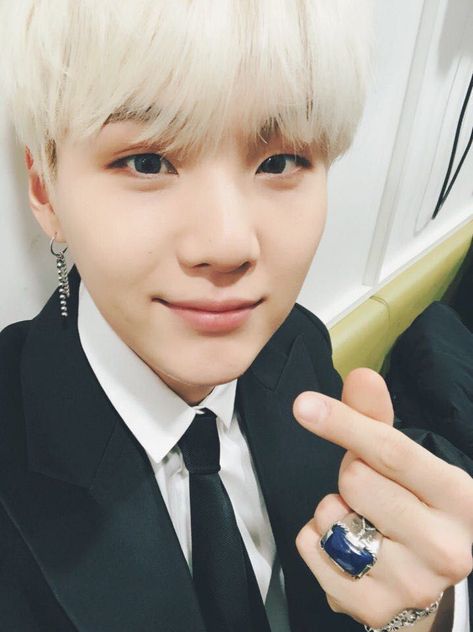 Yoongi Selca, Angry Cute, Min Yoongi Wallpaper, Finger Heart, Korean Bands, Min Yoongi Bts, Best Rapper, Min Suga, Bts Yoongi