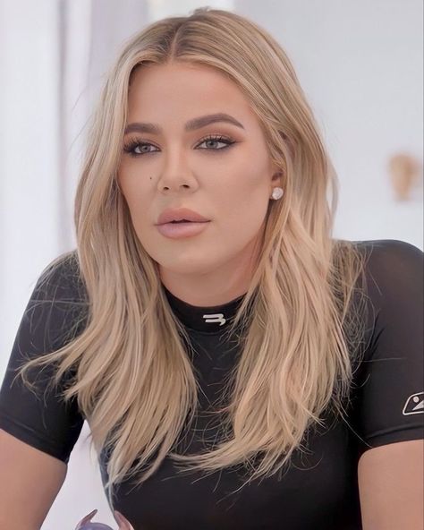 Khloe Kardashian Blonde Hair, Khloe Kardashian Hair Short, Khloe Kardashian Makeup, Khloe Hair, Khloe Kardashian Hair, Hot Angel, Khloe Kardashian Style, Kardashian Makeup, Kloe Kardashian