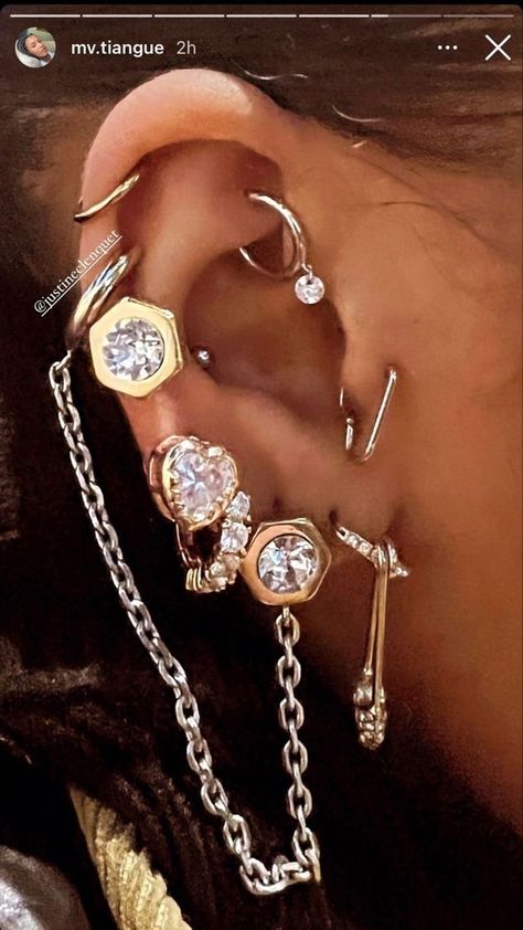 Mv Tiangue, High Wedge Shoes, Pretty Ear Piercings, Double Piercing, Cute Ear Piercings, Dope Jewelry, Jewelry Fashion Trends, Funky Jewelry, Girly Jewelry