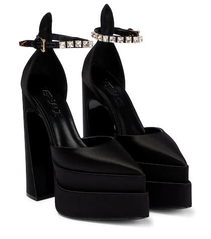 Versace Heels, Pointy Pumps, Dr Shoes, Versace Shoes, Aesthetic Shoes, Fashion High Heels, Pretty Shoes, Dream Shoes, Platform Pumps