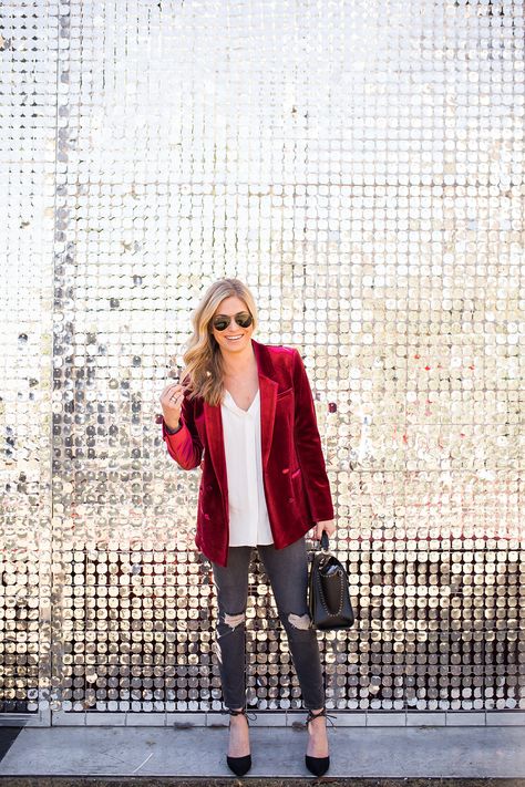 red velvet blazer - holiday party outfit Red Velvet Jacket Outfit, Red Velvet Blazer Outfit Women, Glitter Blazer Outfit, Velvet Jacket Outfit, Velvet Jacket Women, Velvet Blazer Outfit, Red Velvet Blazer, Glitter Blazer, Burgundy Velvet Blazer