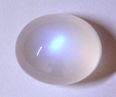 Moonstone Meaning, Carved Gemstones, Crystal Aesthetic, Pretty Rocks, White Moonstone, Online Gift, Moonstone Jewelry, Rocks And Gems, Special Jewelry