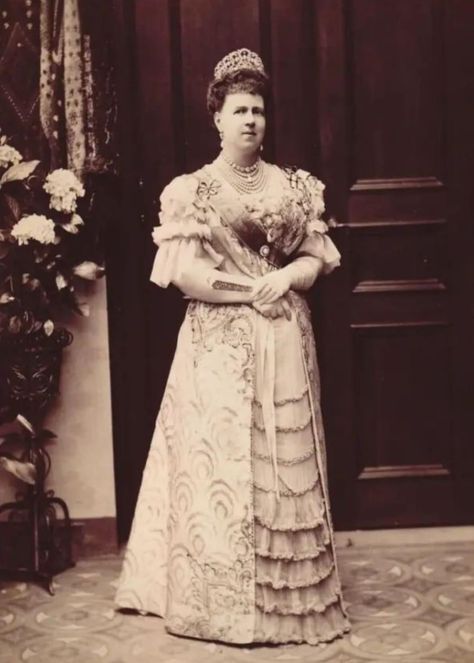 Grand Duchess Maria Alexandrovna, Maria Feodorovna, English Royalty, Playing Piano, Edwardian Era, Songs To Sing, Pictures To Paint, Princess Diana, British Royal Family