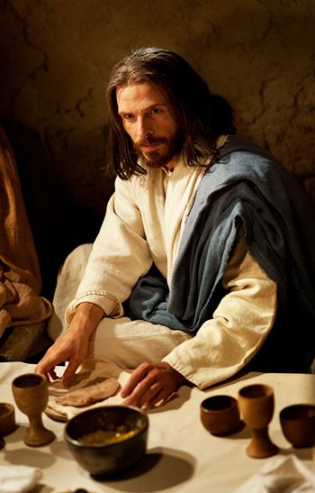 Life Of Jesus Christ, Jesus Our Savior, Pictures Of Christ, Bible Images, Pictures Of Jesus Christ, Ayat Alkitab, Jesus Painting, Jesus Christ Images, Jesus Lives