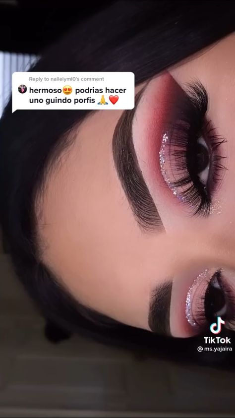 Burgundy And Silver Makeup Look, Vampy Valentines Makeup, Red N Black Makeup, Baddie Makeup Eye Shadow, Black And Maroon Makeup, Maroon Eyeshadow Looks Burgundy, Burgundy And Gold Makeup Look, Red Makeup Looks For Quince, Buchona Makeup Looks