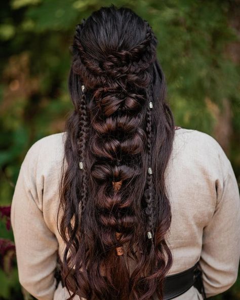 Braids Dark Hair, Httyd Hairstyles, Nordic Braids, Norse Wedding, Elven Hairstyles, Httyd Oc, Viking Braids, Viking Wedding, Viking Hair