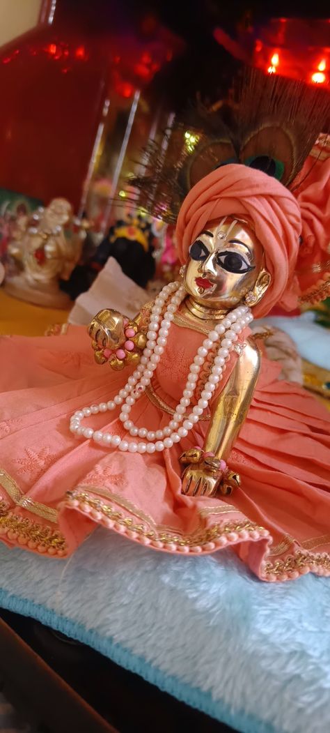 Krishna Ji Dress Design, Laddu Gopal Makeup Ideas, Laddu Gopal Pics, Ladoo Gopal Dress, Kanha Ji Dress, Couples Hidden Face Pics, Krishna Idol, Janmashtami Decoration, Laddu Gopal Dresses