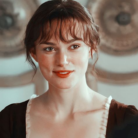 Elizabeth Bennet Bangs, Lizzie Bennet Hair, Keira Knightley Bangs, Elizabeth Bennet Hair, Pride And Prejudice Hairstyles, Pride And Prejudice Hair, Keira Knightley Pride And Prejudice, Keira Knightley Hair, Pride And Prejudice Elizabeth